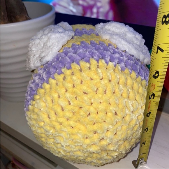 Bumble bee - Picture 3 of 4